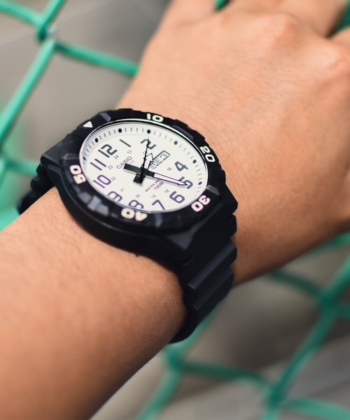 CASIO(カシオ)の「/CASIO(カシオ)/BIGフェイスダイバー(アナログ腕時計・メンズ・シルバー/ゴールド/ホワイト・FREE)」の2枚目の写真