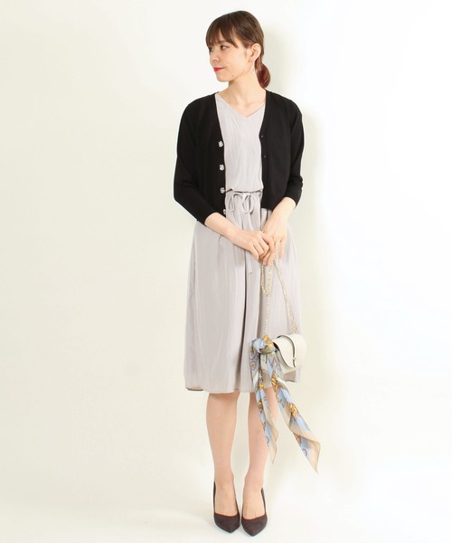 12Twelve Agenda（トゥエルブ　アジェンダ）の「Ｖネックビジュー釦７分袖ニットカーディガン（カーディガン/ボレロ・レディース・ブラック/ラベンダー/ネイビー/オフホワイト・M）」の11枚目の写真