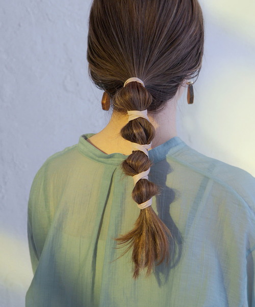 SMELLY(スメリー)の「フェイクレザーグルグルヘアワイヤー(その他ヘアアクセサリー・レディース・ダークブラウン/ベージュ/モカ・-)」の14枚目の写真