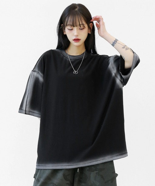 minsobi(ミンソビ)の「グラデーションスプレーBig T(Tシャツ/カットソー・メンズ・ホワイト/ブラック・FREE)」の1枚目の写真