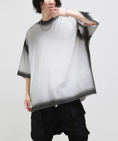 minsobi(ミンソビ)の「グラデーションスプレーBig T(Tシャツ/カットソー・メンズ・ホワイト/ブラック・FREE)」の14枚目の写真
