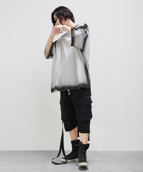 minsobi(ミンソビ)の「グラデーションスプレーBig T(Tシャツ/カットソー・メンズ・ホワイト/ブラック・FREE)」の18枚目の写真