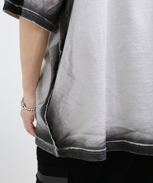 minsobi(ミンソビ)の「グラデーションスプレーBig T(Tシャツ/カットソー・メンズ・ホワイト/ブラック・FREE)」の22枚目の写真