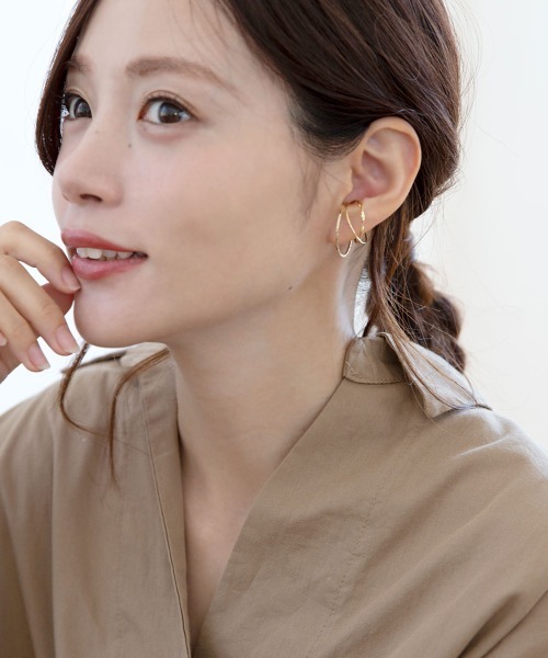 colleca la（コレカラ）の「スリムラインのセットイヤーカフ（イヤーカフ・レディース・シルバー/ゴールド・ﾌﾘ-）」の4枚目の写真