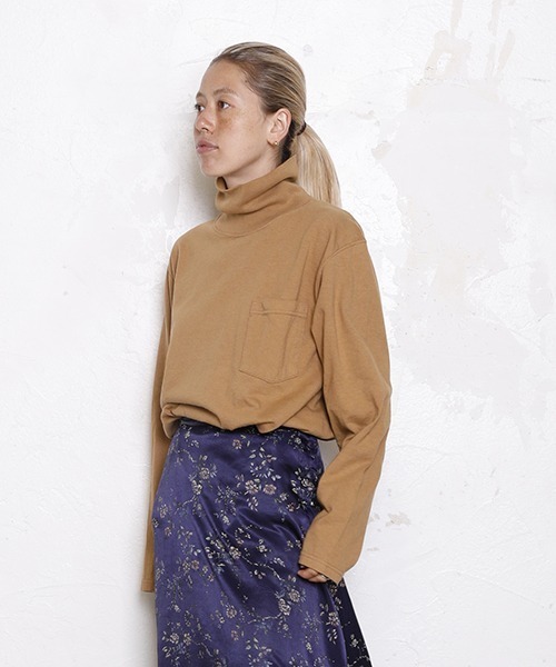 Goodwear(Since1983)（グッドウェア）の「【MADE IN USA】L/S TURTLE NECK POCKET TEE / ロングスリーブ タートルネックポケットT（Tシャツ/カットソー・メンズ・ベージュ系その他/ボルドー/ホワイト/カーキブラウン/ナチュラル/ネイビー/ブラック/グリーン系その他/オリーブ/ブラック系その他/ブラウン系その他/ダークブラウン/ダークネイビー/オレンジ系その他2/杢グレー/マスタード/チャコールグレー/ブラウン/グリーン系その他2/ダークパープル・MEDIUM/SMALL/X-LARGE/LARGE）」の9枚目の写真