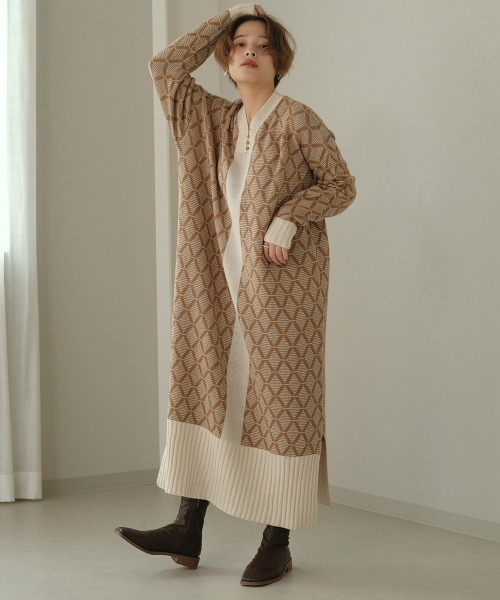 Bab（バブ）の「【WEB限定】ジャガードニットカフタンワンピース（ワンピース・レディース・ブラウン/ライトグリーン/ベージュ/モカ・FREE）」の4枚目の写真