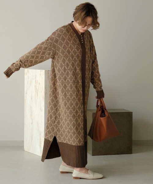Bab（バブ）の「【WEB限定】ジャガードニットカフタンワンピース（ワンピース・レディース・ブラウン/ライトグリーン/ベージュ/モカ・FREE）」の16枚目の写真
