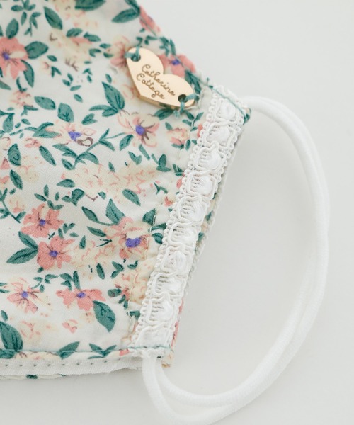 Catherine Cottage（キャサリンコテージ）の「フラワープリントマスク（マスク・キッズ・ネイビー/オフホワイト/ブルー/ライトグリーン/ベビーピンク/スモークピンク/グレイッシュブルー/サーモンピンク・FREE）」の9枚目の写真