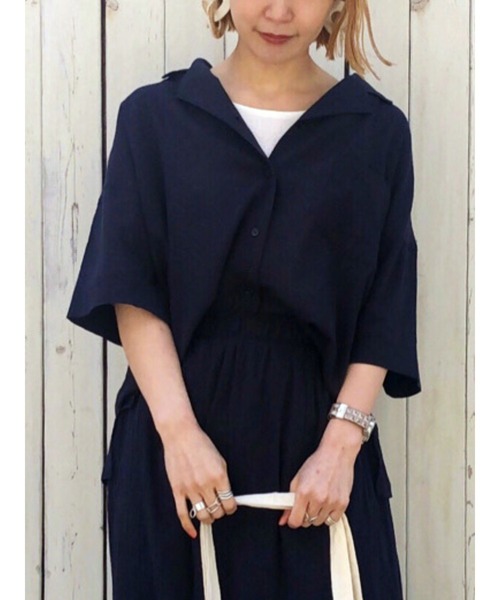 Samansa Mos2 blue(サマンサモスモスブルー)の「柄アソート開襟シャツ(シャツ/ブラウス・レディース・ベージュ/ブラック/ネイビー・フリ-)」の3枚目の写真