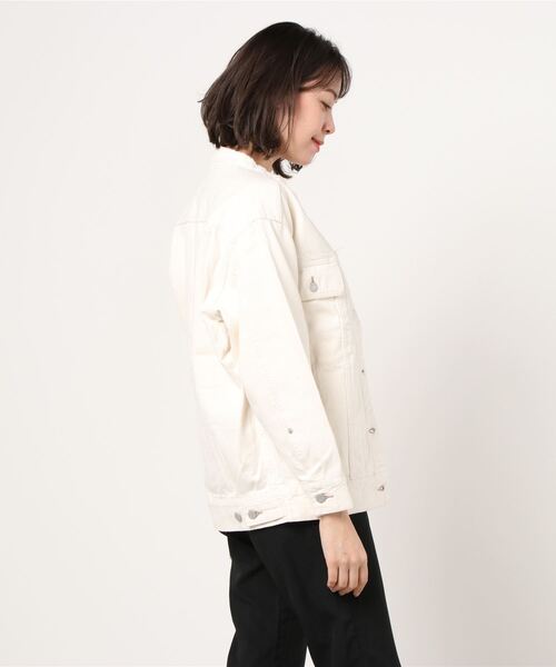 AMERICAN RAG CIE（アメリカンラグシー）の「ノーカラーデニムジャケット（ノーカラージャケット・レディース・オフホワイト/モカ・38/36）」の19枚目の写真