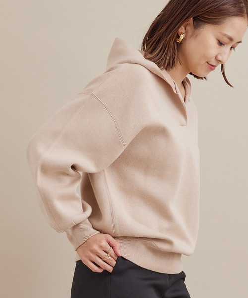 SALON adam et rope'（サロン アダム エ ロペ）の「<春まで使える>スウェットライクニットパーカー（パーカー・レディース・ホワイト/チャコールグレー/ベージュ/オレンジ・FREE）」の3枚目の写真