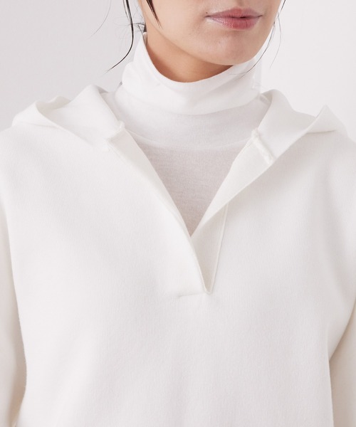 SALON adam et rope'（サロン アダム エ ロペ）の「<春まで使える>スウェットライクニットパーカー（パーカー・レディース・ホワイト/チャコールグレー/ベージュ/オレンジ・FREE）」の17枚目の写真