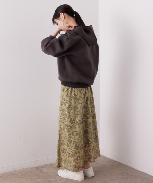 SALON adam et rope'（サロン アダム エ ロペ）の「<春まで使える>スウェットライクニットパーカー（パーカー・レディース・ホワイト/チャコールグレー/ベージュ/オレンジ・FREE）」の7枚目の写真