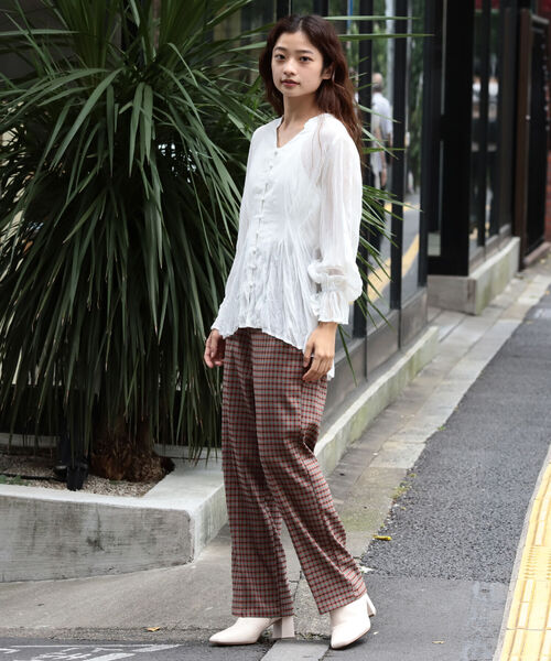 BeAMS DOT(ビームスドット)の「BeAMS DOT / Vネック ワッシャーブラウス(シャツ/ブラウス・レディース・オフホワイト/ブルー・FREE)」の5枚目の写真