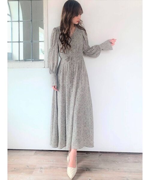 RESEXXY(リゼクシー)の「ボリュームスリーブマキシワンピース(ワンピース・レディース・ベージュ/オフホワイト/ブルー/オレンジ・FREE)」の20枚目の写真