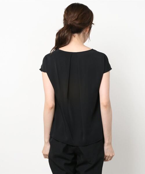 TRUDEA（トルディア）の「とろみ金具使いブラウス（シャツ/ブラウス・レディース・ベージュ/ブラック/カーキ/ワイン・MEDIUM/SMALL/LARGE）」の6枚目の写真