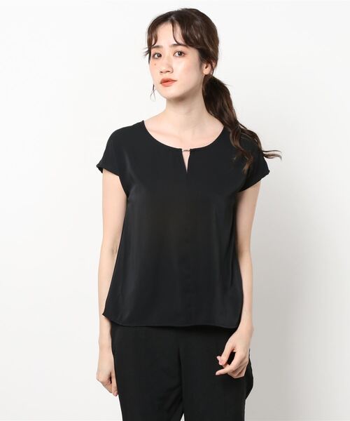 TRUDEA（トルディア）の「とろみ金具使いブラウス（シャツ/ブラウス・レディース・ベージュ/ブラック/カーキ/ワイン・MEDIUM/SMALL/LARGE）」の16枚目の写真