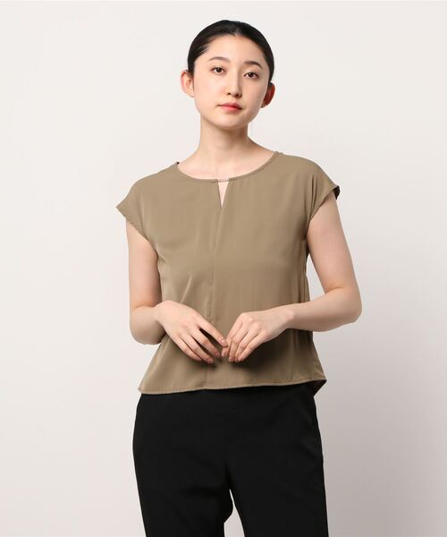 TRUDEA（トルディア）の「とろみ金具使いブラウス（シャツ/ブラウス・レディース・ベージュ/ブラック/カーキ/ワイン・MEDIUM/SMALL/LARGE）」の18枚目の写真
