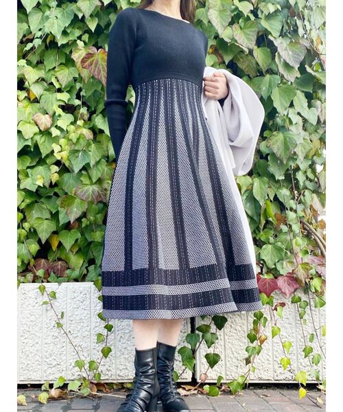 MERCURYDUO（マーキュリーデュオ）の「2WAYブロッキングジャカードフレアニットワンピース（ワンピース・レディース・ブラック/ラベンダー/ブラウン・FREE）」の16枚目の写真