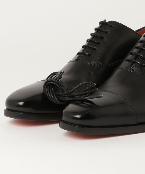 Santoni(サントーニ)の「サントーニ メンズ/ストレートチップ(ドレスシューズ・メンズ・ブラック・50/90/55/80/85/70/60/65/75)」の2枚目の写真