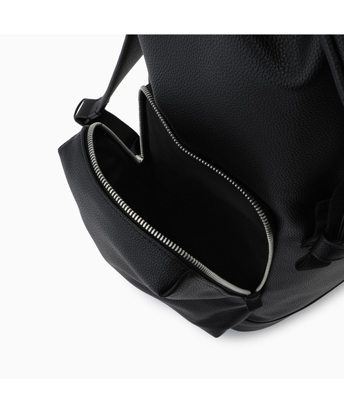 Calvin Klein Jeans Accessory（カルバン・クラインジーンズアクセサリー）の「フラップ バックパック 45（バックパック/リュック・メンズ・ブラック・FREE）」の11枚目の写真