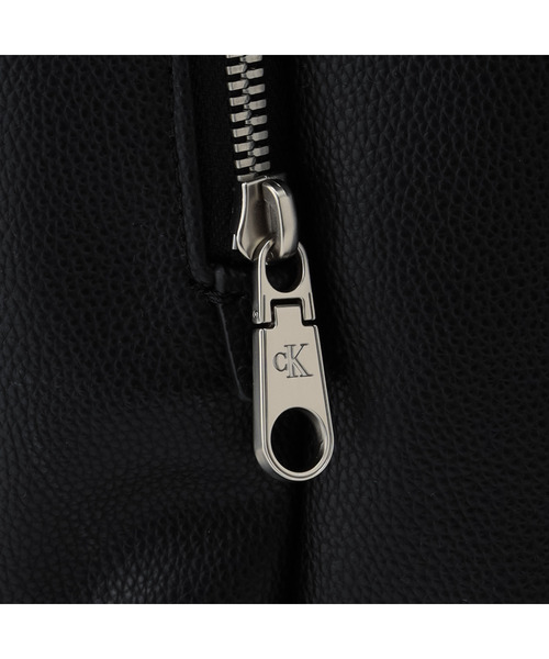 Calvin Klein Jeans Accessory（カルバン・クラインジーンズアクセサリー）の「フラップ バックパック 45（バックパック/リュック・メンズ・ブラック・FREE）」の14枚目の写真