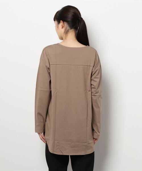 KOBE LETTUCE(コウベレタス)の「ラウンドビッグチュニックロンT(Tシャツ/カットソー・レディース・ベージュ/チャコール/ブラック/グリーン/オフホワイト/ピンクベージュ/ホワイト系/ミント・M/L/LL)」の13枚目の写真