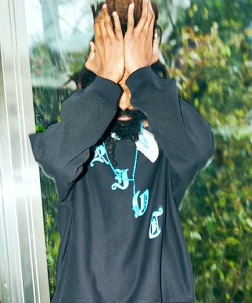 Riot Facetasm ライオット ファセッタズム トップス Old English Logo Rf21fw Sw U08 を購入できます Roop Riot オールドイングリッシュ English Swt Facetasm ライオットファセッタズム のファッション ブランドロゴ スウェット 裏毛 スウェット 日本向け正規品の