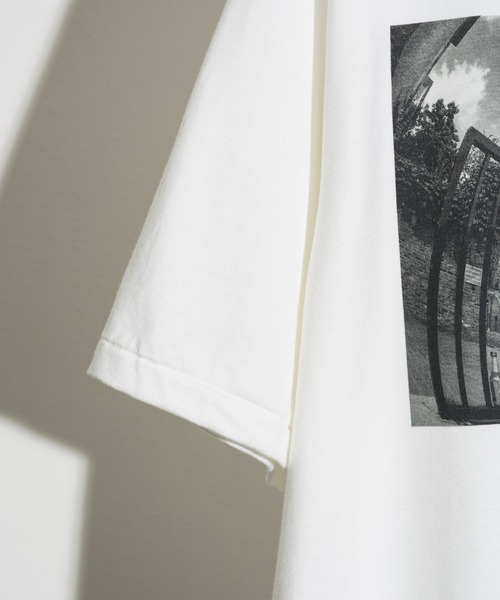 JANESMITH（ジェーンスミス）の「JANESMITH ジェーンスミス / LUCIEN NOLLIE HEEL SHORT SLEEVE T-SHIRT グラフィックプリントビッグシルエットTシャツ / 22SCT-#121S-MO（Tシャツ/カットソー・レディース・ブラック/ホワイト・MEDIUM/LARGE/SMALL/X-LARGE）」の4枚目の写真