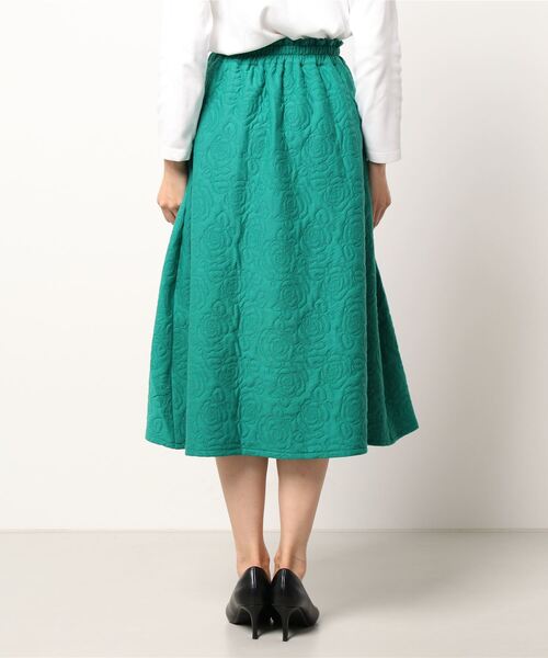 Hamble by Par Avion（ハンブルバイパラビオン）の「フラワーキルティングふうスカート（スカート・レディース・ブラック/グリーン・ONESIZE）」の3枚目の写真