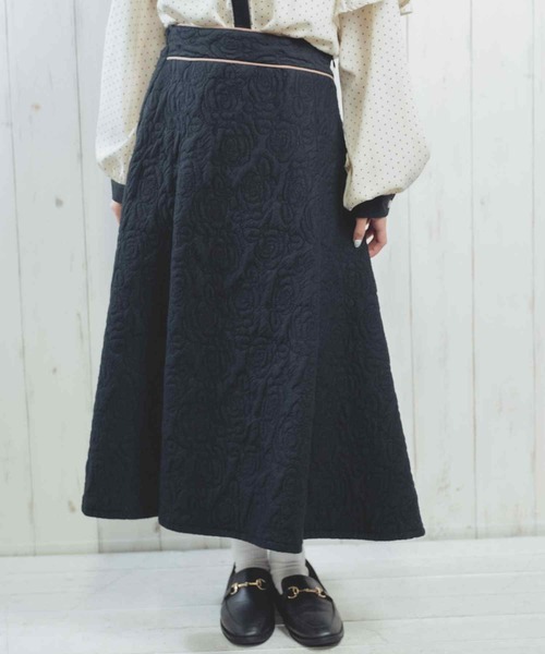 Hamble by Par Avion（ハンブルバイパラビオン）の「フラワーキルティングふうスカート（スカート・レディース・ブラック/グリーン・ONESIZE）」の20枚目の写真