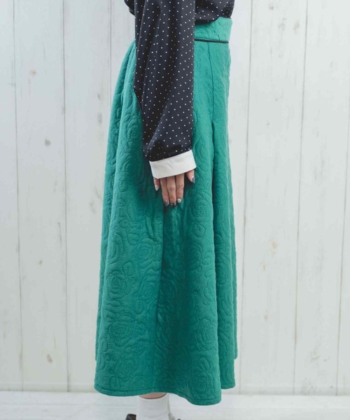 Hamble by Par Avion（ハンブルバイパラビオン）の「フラワーキルティングふうスカート（スカート・レディース・ブラック/グリーン・ONESIZE）」の9枚目の写真