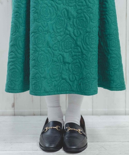 Hamble by Par Avion（ハンブルバイパラビオン）の「フラワーキルティングふうスカート（スカート・レディース・ブラック/グリーン・ONESIZE）」の6枚目の写真