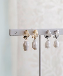 colleca la | miniループフィット・メタルプレートと淡水パールのイヤリング(イヤリング)