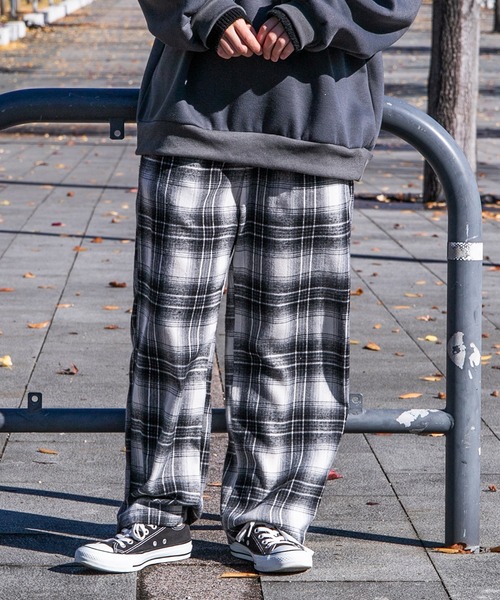 PairPair（ペアペア）の「カラーチェックイージーパンツ(ユニセックス)（その他パンツ・レディース・ブラック/オレンジ/グリーン・MEDIUM/LARGE）」の4枚目の写真