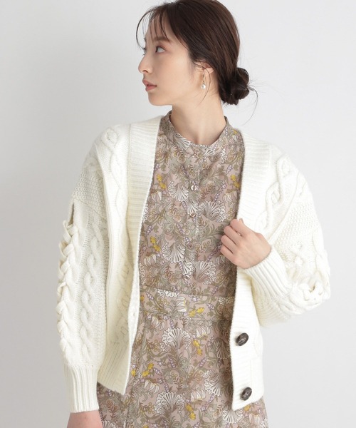 Andemiu（アンデミュウ）の「ソデレースアップカーディガン265240（カーディガン/ボレロ・レディース・ブルー/ホワイト/ベージュ・FREE）」の7枚目の写真