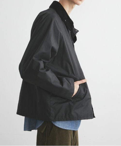 And A（アンドエー）の「Barbour バブアー / TRANSPORT WAX MWX1678 トランスポート オーバーサイズ オイルド ジャケット / 46531（ブルゾン・メンズ・ブラック/セージグリーン・38/40/36）」の10枚目の写真