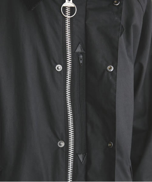 And A（アンドエー）の「Barbour バブアー / TRANSPORT WAX MWX1678 トランスポート オーバーサイズ オイルド ジャケット / 46531（ブルゾン・メンズ・ブラック/セージグリーン・38/40/36）」の12枚目の写真