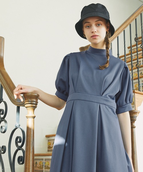 PURIL(ピュリル)の「【PURIL】ウェストタックデザインパフスリーブカットワンピース(ワンピース・レディース・ベージュ/ネイビー/ブルー・S/M)」の10枚目の写真