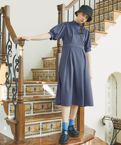 PURIL(ピュリル)の「【PURIL】ウェストタックデザインパフスリーブカットワンピース(ワンピース・レディース・ベージュ/ネイビー/ブルー・S/M)」の16枚目の写真