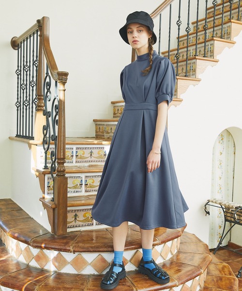 PURIL(ピュリル)の「【PURIL】ウェストタックデザインパフスリーブカットワンピース(ワンピース・レディース・ベージュ/ネイビー/ブルー・S/M)」の18枚目の写真