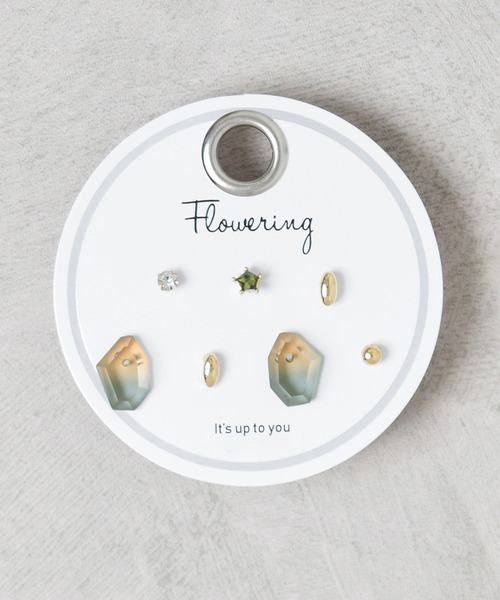 Flowering（フラワーリング）の「ミニモチーフ/セットピアス（ピアス（両耳用）・レディース・パープル系その他/ゴールド系その他2/シルバー/B/グリーン系その他/ホワイト系その他/グリーン/ピンク/A/パープル/クリア/ブラック/ブラウン/ゴールド系その他4/シルバー系その他3/ブルー/ピンクゴールド/シルバー系その他2/ゴールド/ホワイト/ゴールド系その他/ネイビー/ピンク系その他/オレンジ/ピンク系その他2/ブルー系その他/グレー系その他/グレー/ブルー系その他2/ピンク系その他3/ゴールド系その他5・FREE）」の5枚目の写真