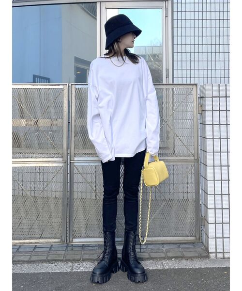 EMODA（エモダ）の「バックアートバルキートップ（Tシャツ/カットソー・レディース・ホワイト/ブラック/イエロー/ブルー・FREE）」の5枚目の写真