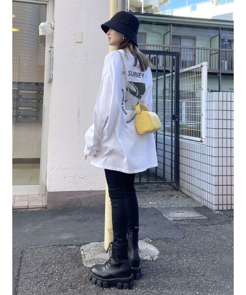 EMODA（エモダ）の「バックアートバルキートップ（Tシャツ/カットソー・レディース・ホワイト/ブラック/イエロー/ブルー・FREE）」の14枚目の写真