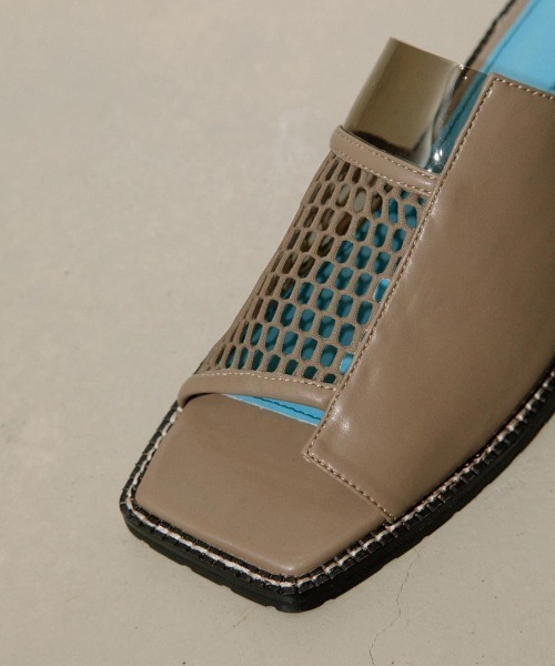 MARECHAL TERRE(マルシャルテル)の「MARECHAL TERRE(マルシャルテル) メッシュサンダル/ZMT221SH035(サンダル・レディース・モカ/ブラック・23.5/24.5/22.5)」の9枚目の写真