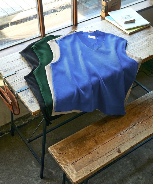EMMA CLOTHES(エマクローズ)の「アゼ編み Vネック ルーズニットベスト EMMA CLOTHES(ベスト・メンズ・ブラック/ブルー/グリーン/ライトベージュ/ネイビー・M/L)」の17枚目の写真