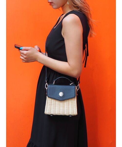 EVRIS（エヴリス）の「ラタンボックスショルダーBAG（ショルダーバッグ・レディース・ホワイト/ブラック/ベージュ・FREE）」の4枚目の写真