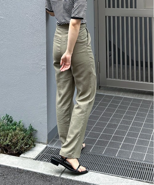 feepur(フェピュール)の「ストレートリネンパンツ(その他パンツ・レディース・ブラック/グレー/オリーブ/アイボリー・SMALL/MEDIUM)」の4枚目の写真