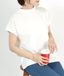 Salong hameu（サロン ハミュー）の「フレンチスリーブ モックネック無地Ｔシャツ（Tシャツ/カットソー）」
