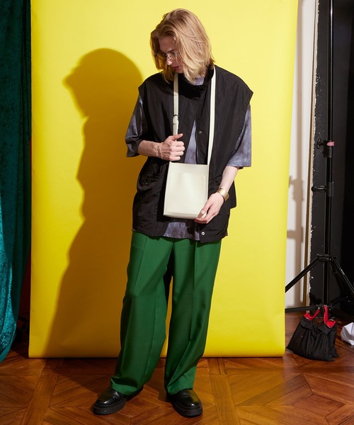 ENDER PRODUCTS（エンダープロダクツ）の「シンセティックレザー コンビネーションポケット ロゴ刻印 ミニショルダーバッグ【ENDER PRODUCTS/エンダープロダクツ】（ショルダーバッグ・メンズ・ブラック/グリーン/ダークブラウン/グレイッシュベージュ/チャコール・FREE）」の10枚目の写真